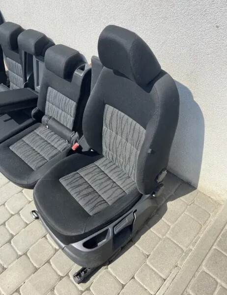 Переднее сиденье Skoda Octavia A5 2011 г.  1.8 л бензин Полтава