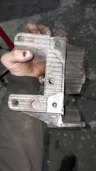 Кронштейн опоры двигателя Nissan Interstar  2002 2.2 Дизель Житомир