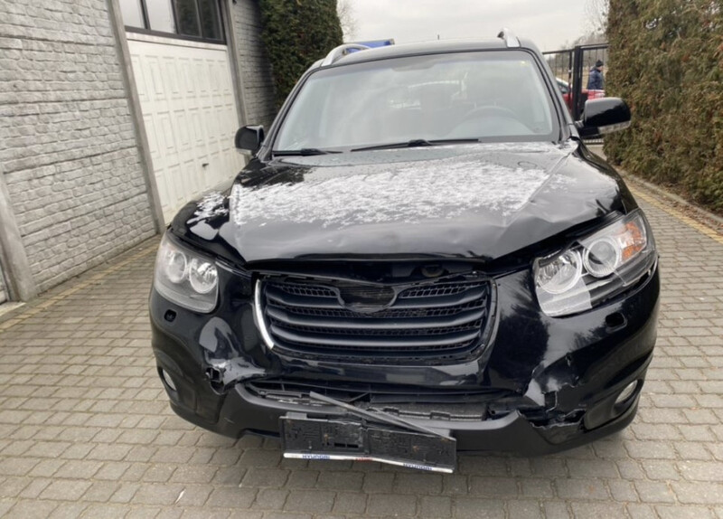 Бампер передний Hyundai Santa FE 2 2011 г.  2.2 л дизель Винница