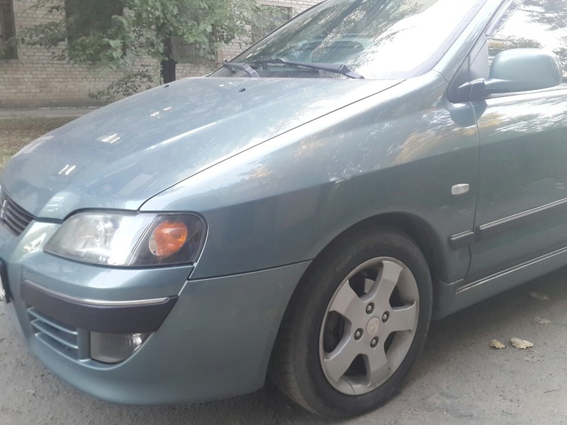 Задній бампер з лівим правим і центральним кронштейнами Mitsubishi Space Star  2004 1.6 Бензин Львов