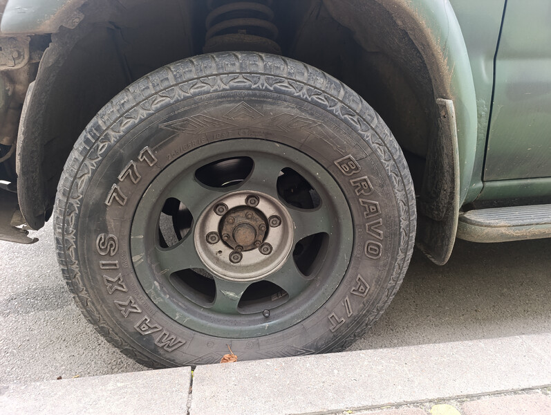 Гума зимова Nissan Pathfinder R50  2001 3.5 Бензин 