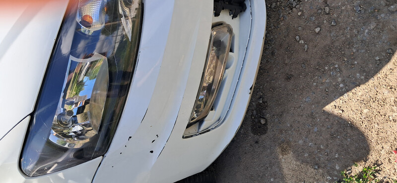 Накладка протитуманної фари права Volkswagen Polo 6  2019 1.6 Бензин 