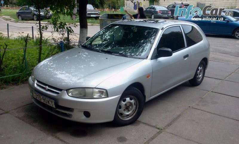 Бампер передний Mitsubishi Colt  2000 2.0 Бензин Тернополь