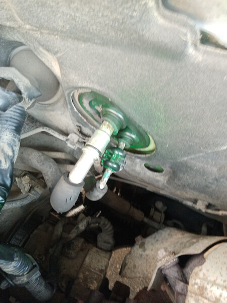 Хомут нп патрубок кондиционера Toyota Avensis  2001 универсал 20.0 Дизель Александрия