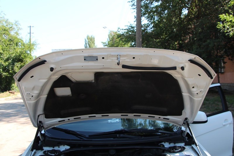 Резинки капота Mitsubishi Lancer X  2007 2.0 Бензин Харьков