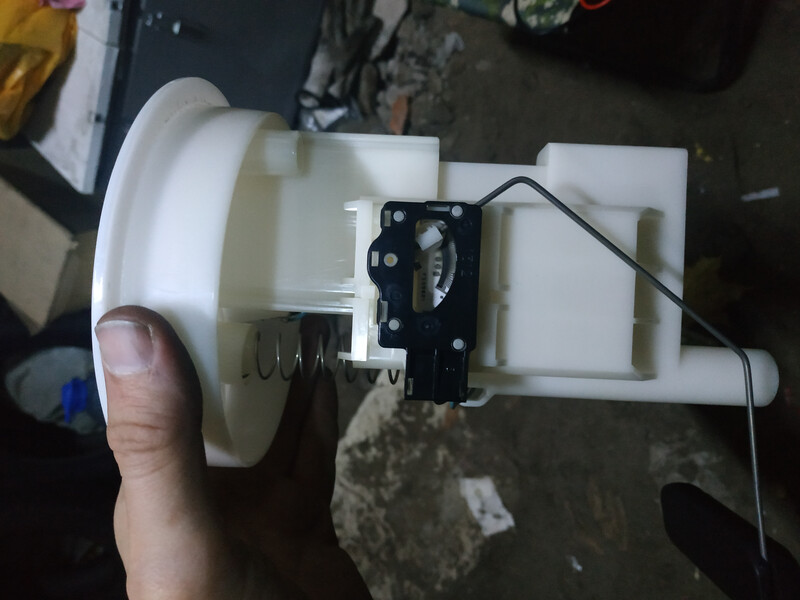 Датчик рівня палива Subaru Outback  2012 універсал 2.5 Бензин 