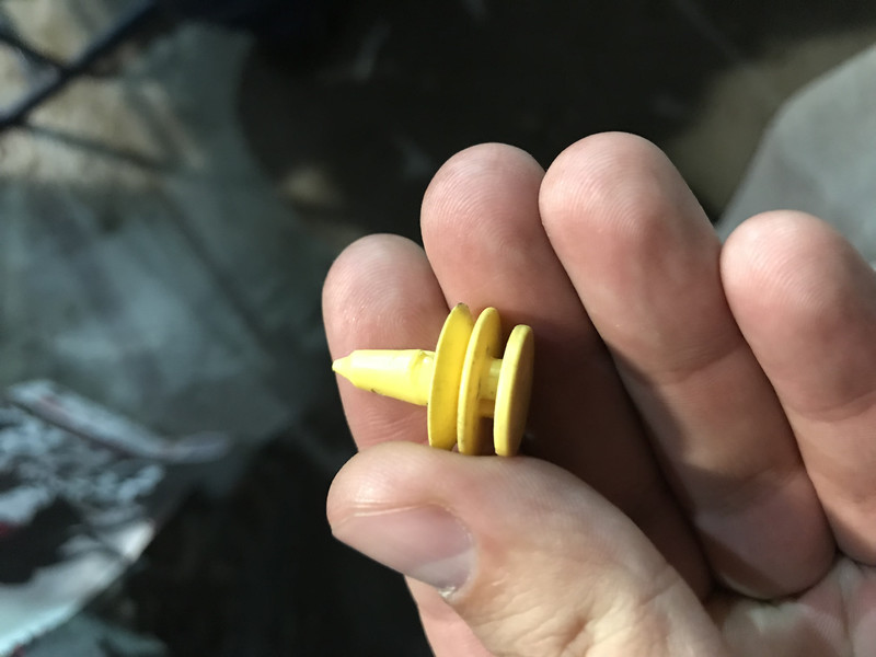 Крепление дверной панели Jeep Grand Cherokee  2003 2.7 Дизель Львов