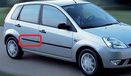 Молдінг двері Ford Fiesta MK6 хэтчбек 2007 г.  1.6 л бензин Ровно