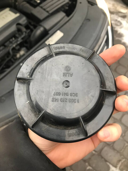 Заглушка на фару Volkswagen Passat CC  2010 Винница