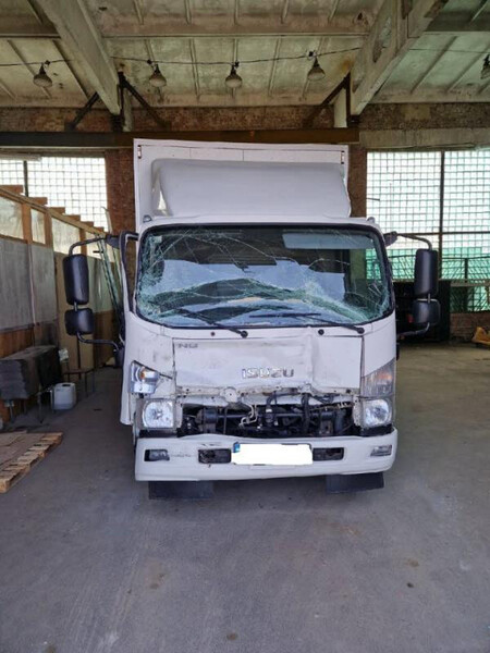 Капот Isuzu NQR 2018 г.  5.2 л дизель Винница