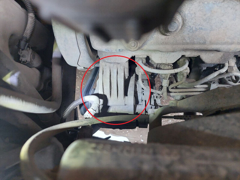 Кронштейн генератора Volkswagen T4 (Transporter)  2001 2.4 Дизель 