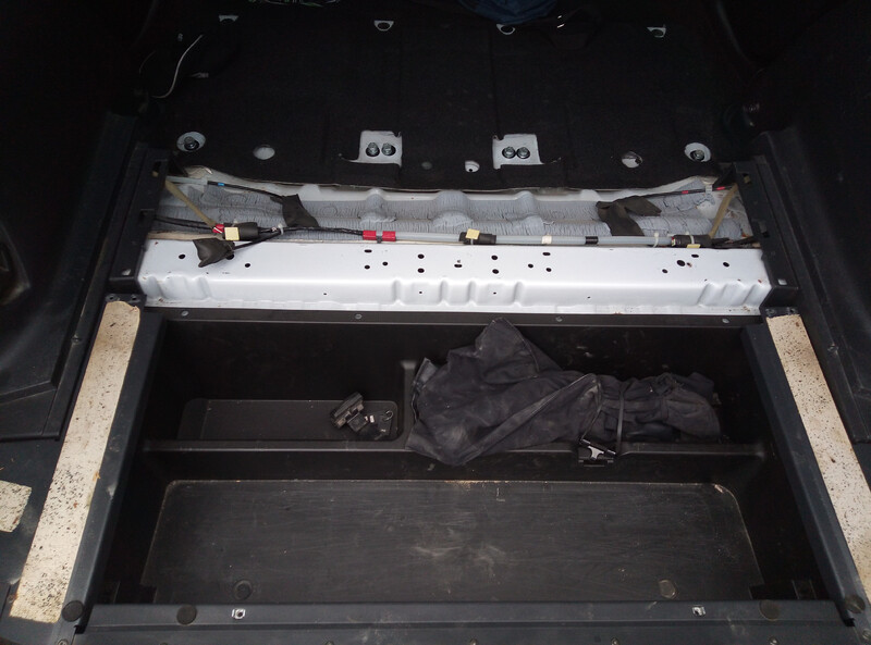 Полка багажника Toyota RAV4  2008 2.2 Дизель Дунаевцы