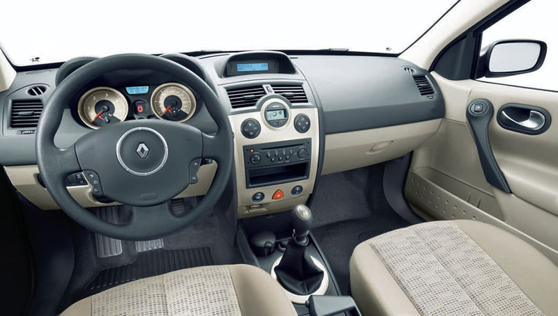 Обивка салона (водительское сиденье) ткань Renault Megane 2  2007 1.6 Бензин Киев