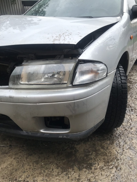 Правое крыло, решетка радиатора Mazda 323 Ва 1998 1.5 Бензин 