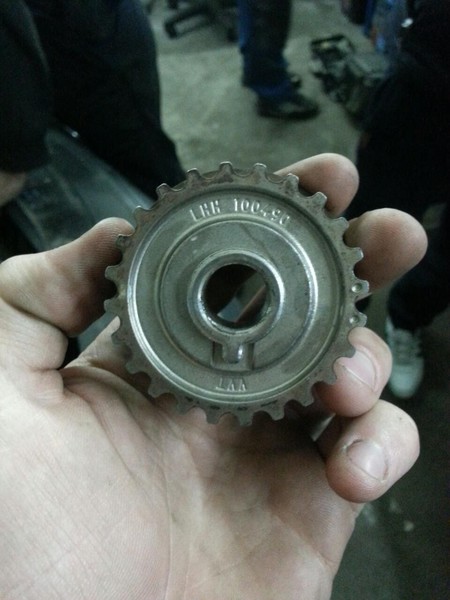 Обводной ролик Land Rover Freelander 2010 г.  1.8 л бензин Киев