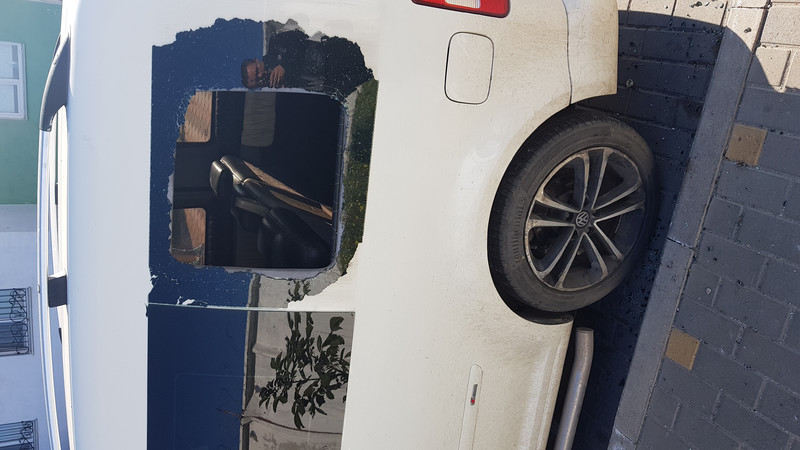 Стекло боковое Volkswagen Caddy 3  2008 универсал 2.0 Бензин Одесса