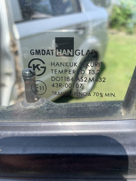 Стекло двери Chevrolet Aveo  2007 1.5 Бензин Киев