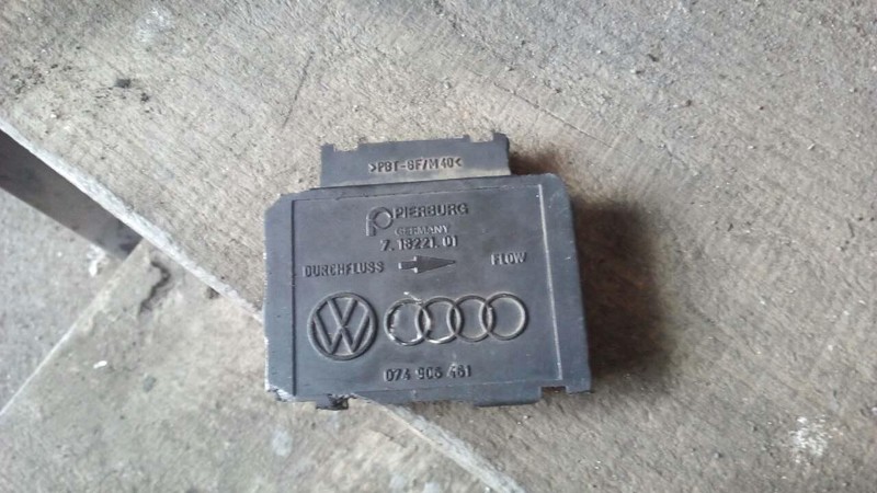 Витратомір повітря 074906461   Audi A4, Skoda Octavia, Volkswagen Caddy, Volkswagen Golf, Volkswagen Passat, Volkswagen T4 (Transporter)