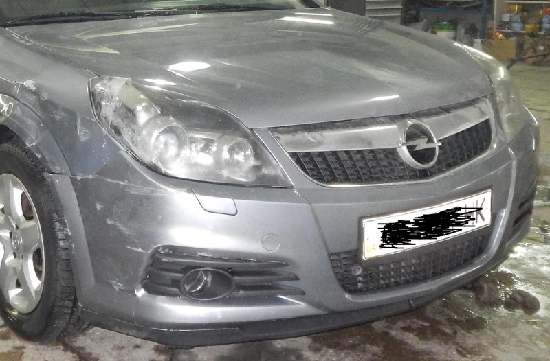 Фара противотуманная правая + решетка Opel Vectra 2008 г.  1.6 л бензин Киев