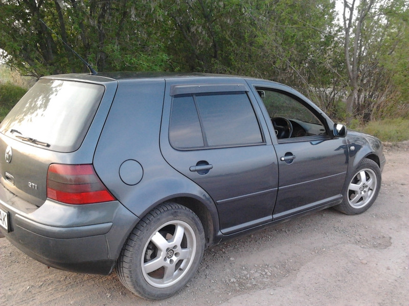 Крыло переднее Volkswagen Golf 4 хэтчбек 1998 г.  1.6 л бензин Летичев