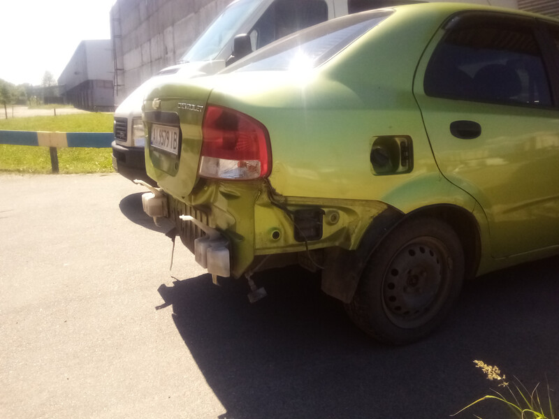 Задний бампер Chevrolet Aveo T200 2004 г.  1.6 л бензин Бровары