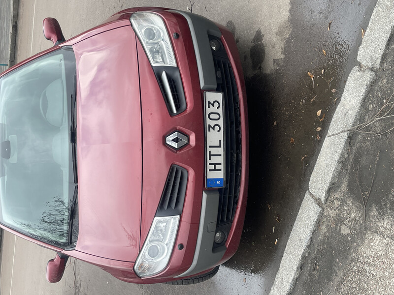 Решетка бампера правая Renault Megane  2008 универсал  Дизель 