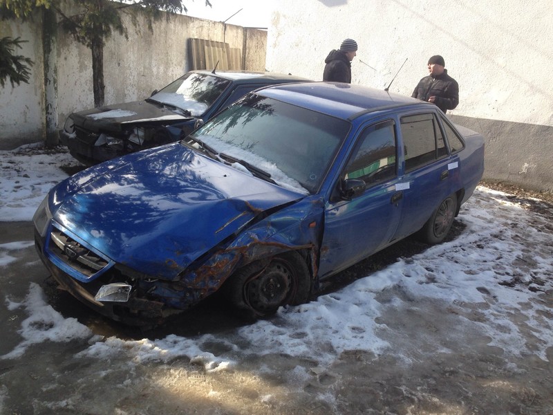Крило. двері і т.д Daewoo Nexia  2008 1.6 Бензин Рогатин
