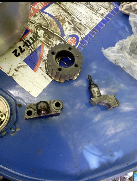 Бугель распредвала Volkswagen T4 (Transporter)  1998 2.4 Дизель Днепр