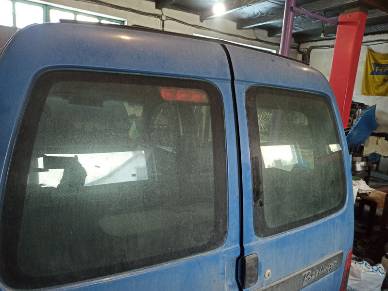 Стекло двери Citroen Berlingo 2000 г.