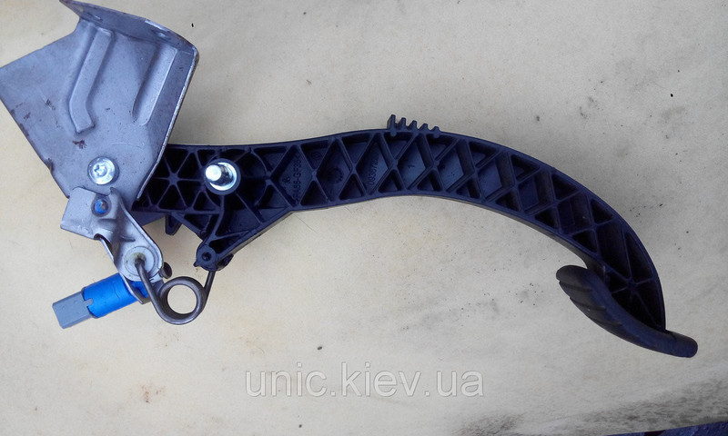 Педаль сцепления Renault Kangoo  2012 1.5 Дизель Днепр