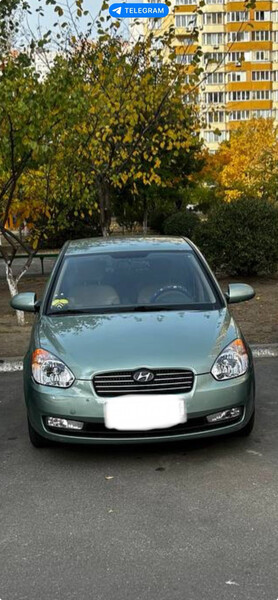 Капот Hyundai Accent 2008 г.  1.4 л бензин Киев