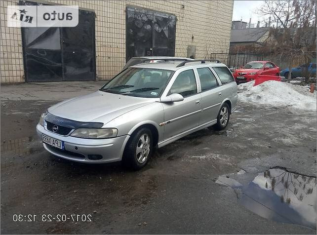 Бампер передний Opel Vectra B  2001 Горишние Плавни