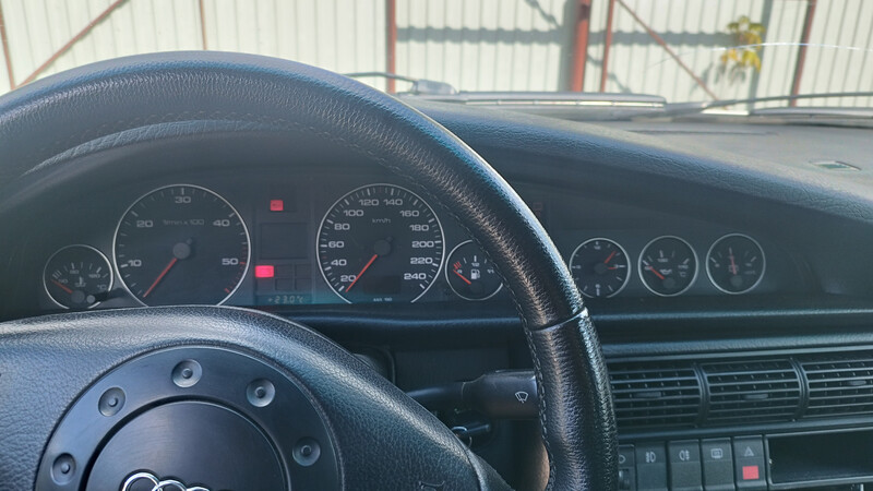 Панель приладів Audi A6 C4  1995 2.5 Дизель Глухів