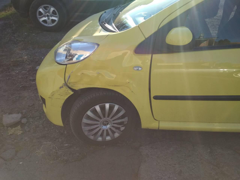 Крило переднє ліве Peugeot 107  2011 хетчбек 1.0 Бензин 