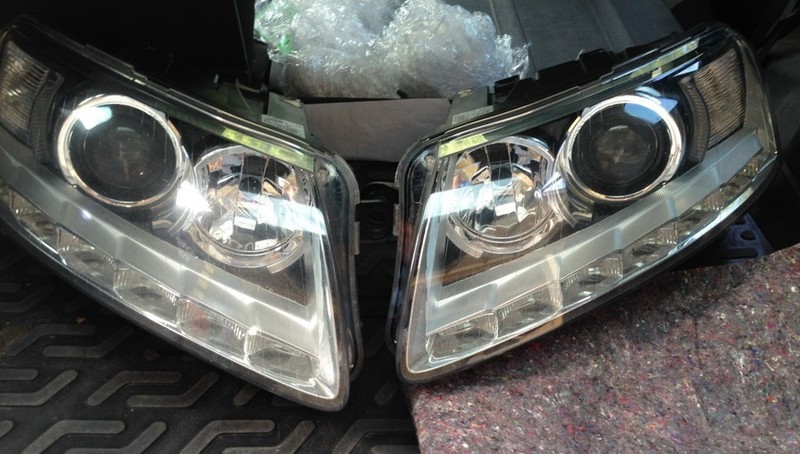 Фары передние Audi A6 C6 4F Lift 2009 2.0 Дизель Ивано-Франковск