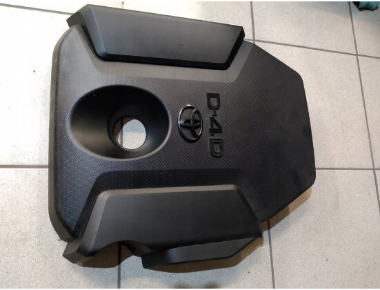 Декоративная крышка двигателя Toyota Land Cruiser Prado 150 2017 г.  2.8 л дизель Ровно