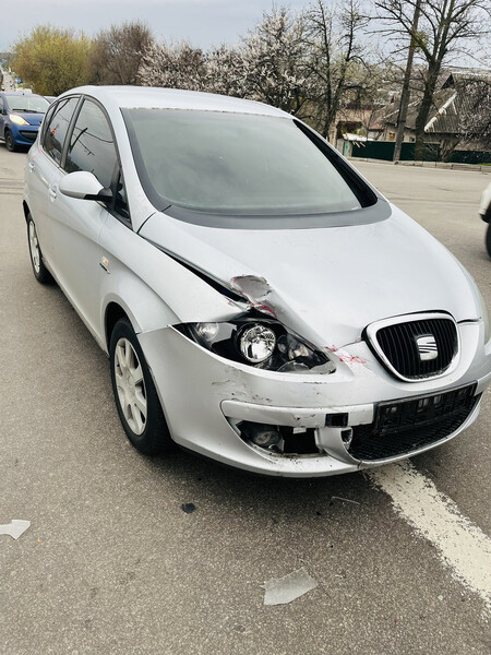 Крыло переднее Seat Altea купе 2005 г.