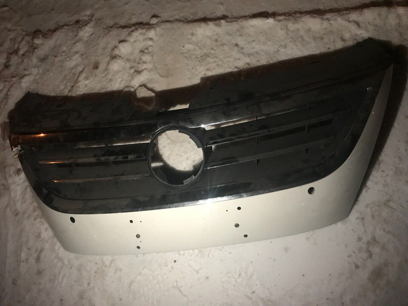 Решетка радиатора vw cc Volkswagen Passat CC  2009 2.0 Бензин 