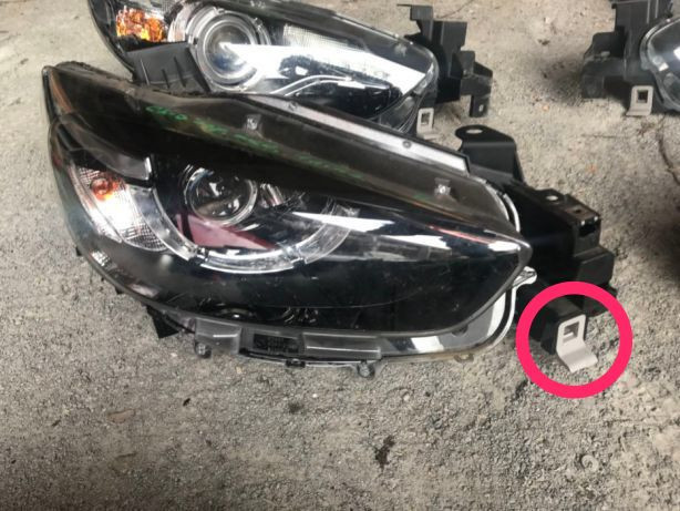 Держатель бампера на фаре Mazda CX-5  2016 универсал 2.5 Бензин Северодонецк