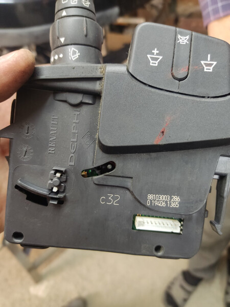 Переключатель дворников Renault Clio хэтчбек 2007 г.  1.5 л дизель Полтава