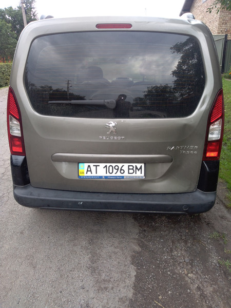 Ляда Peugeot Partner 2013 г.  1.6 л дизель Коломыя