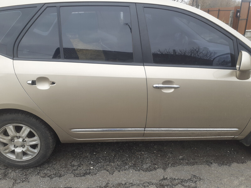 Ручка дверей зовнішня Kia Carens 3 2007 універсал 2.0 Бензин 