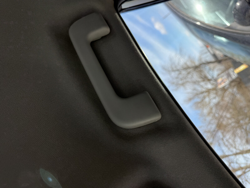 Ручки потолка Toyota Auris  2013 хетчбек 1.6 Бензин 