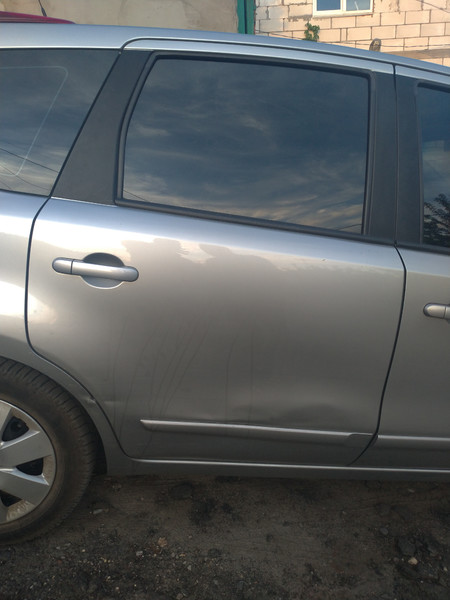 Правая задняя дверь Nissan Note E11  2009 хэтчбек 1.4 Бензин Васильков