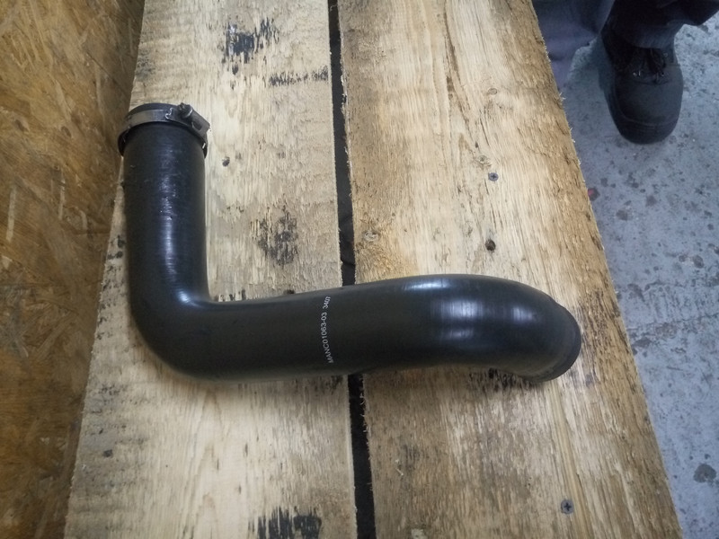 Патрубок турбины 7701067073   Renault Megane