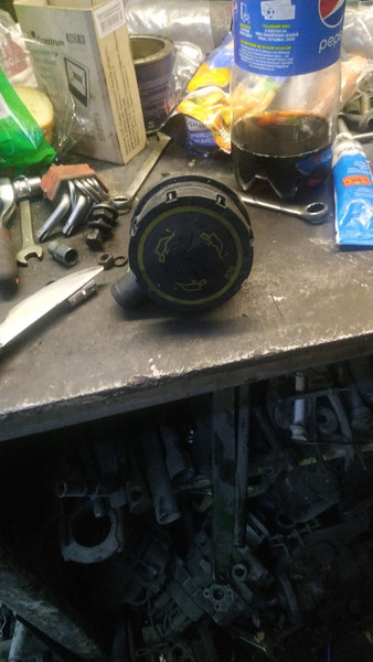 Патрубок сапуна Ford Transit  1998 2.5 Дизель 