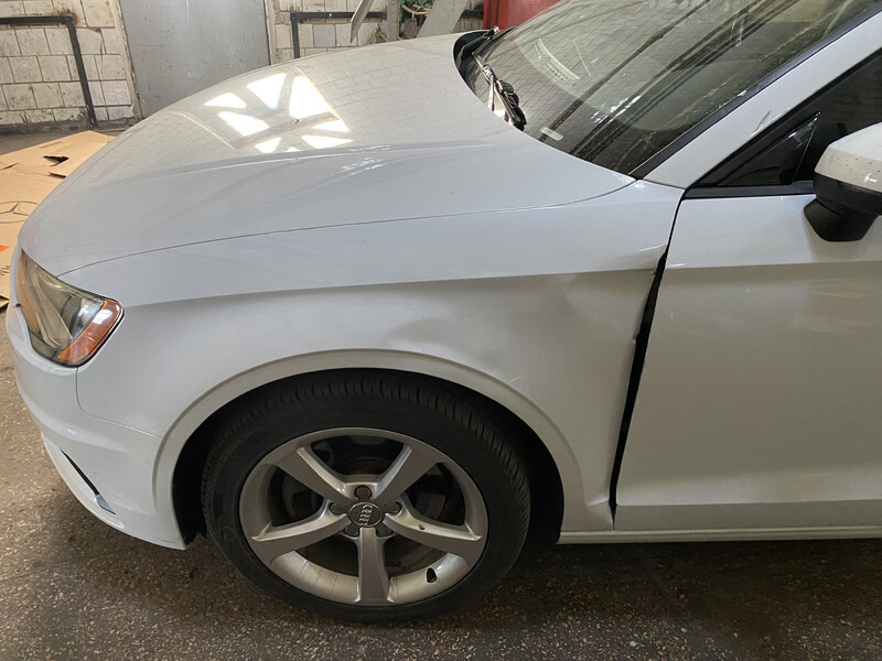 Переднє ліве крило в колір Audi A3  2015 2.0 Бензин Павлоград