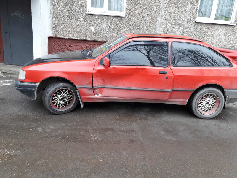 Двери левые передняя Ford Sierra купе 1988 купе 1.6 Бензин Хмельницкий
