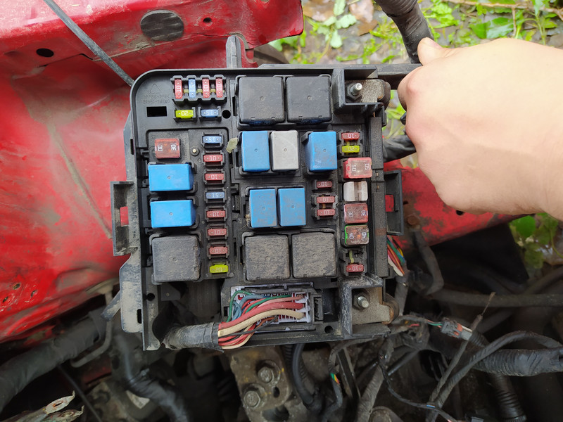 Блок предохранителей 91951-1M010   Kia Cerato