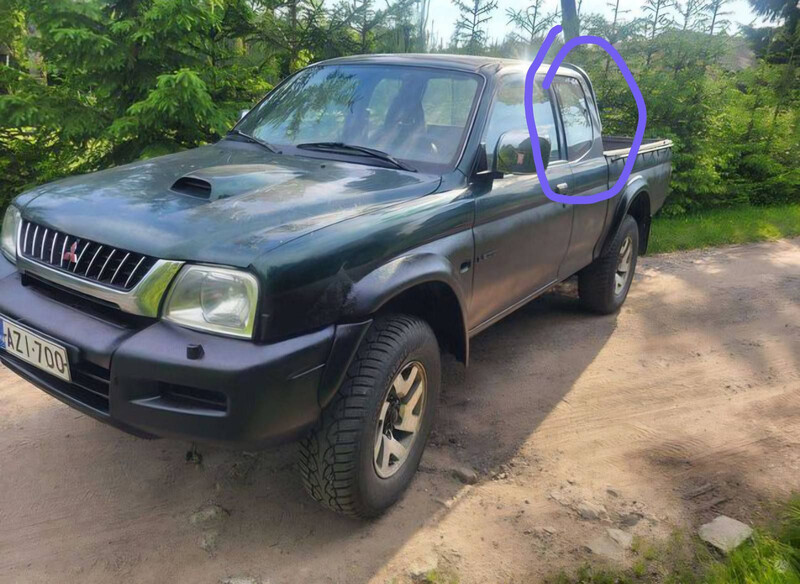 Задні форточки 2 шт Mitsubishi L 200  2003 2.5 Дизель 
